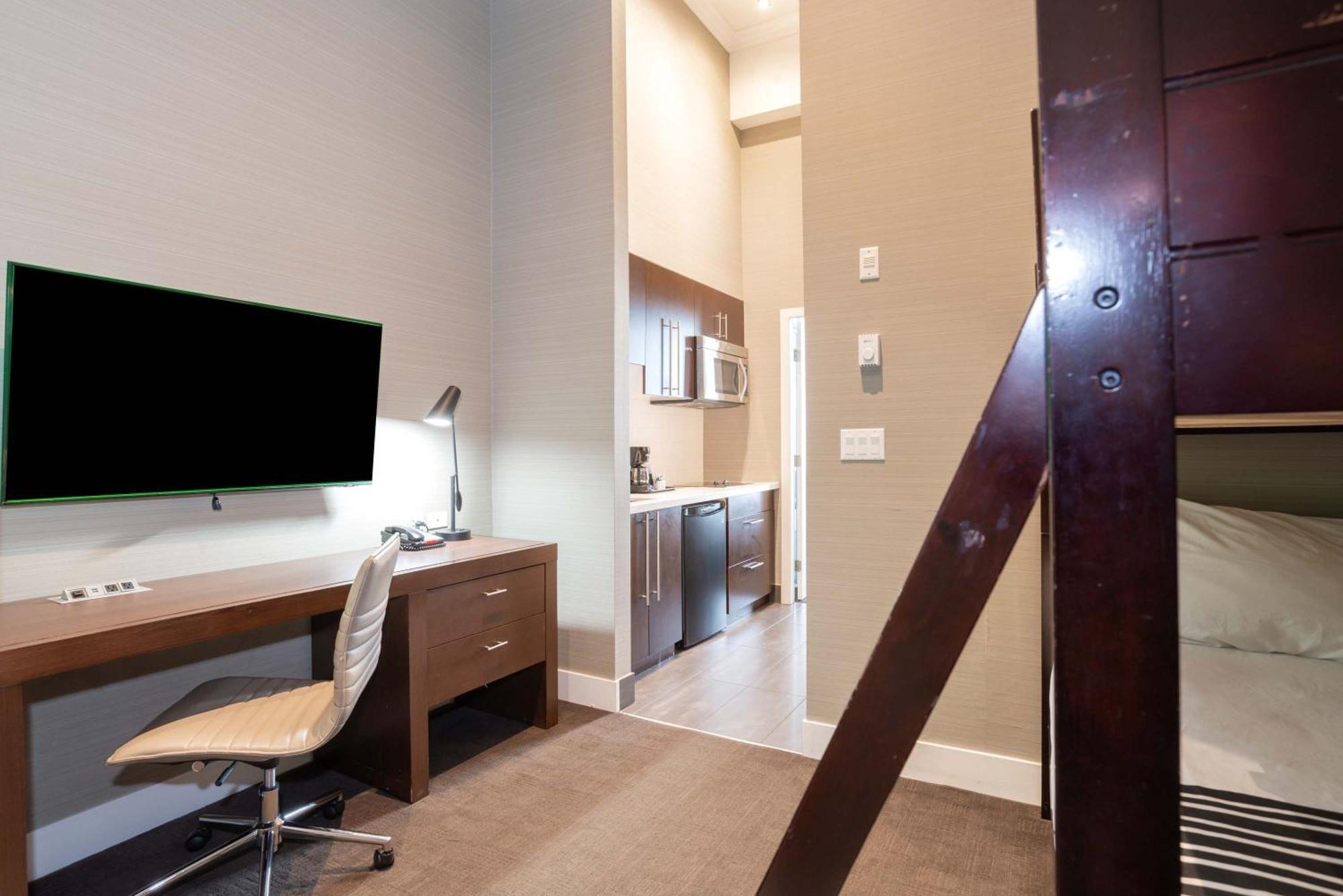 Sandman Hotel Abbotsford Airport Bagian luar foto