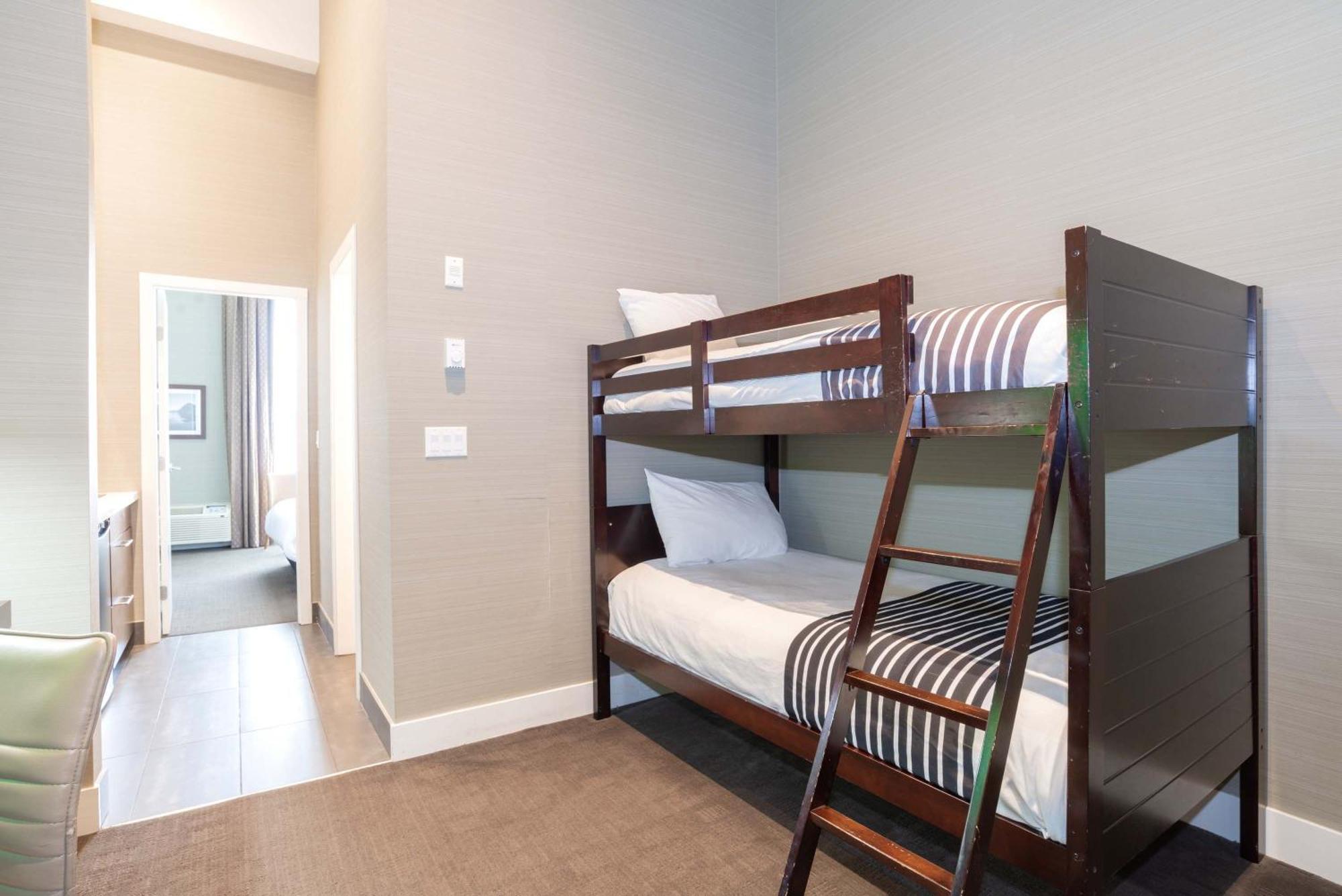 Sandman Hotel Abbotsford Airport Bagian luar foto