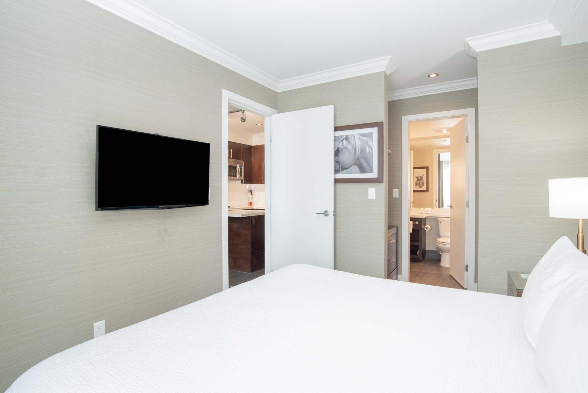 Sandman Hotel Abbotsford Airport Bagian luar foto