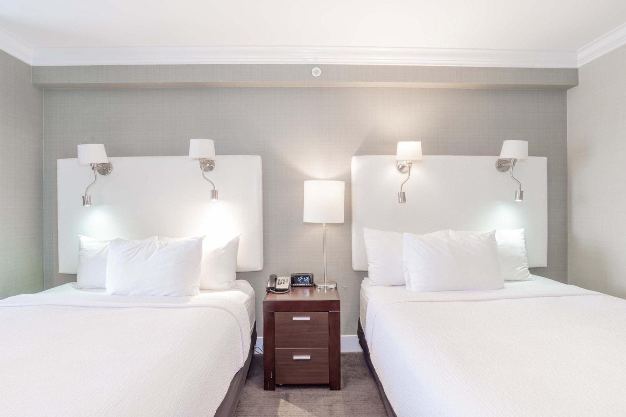 Sandman Hotel Abbotsford Airport Bagian luar foto