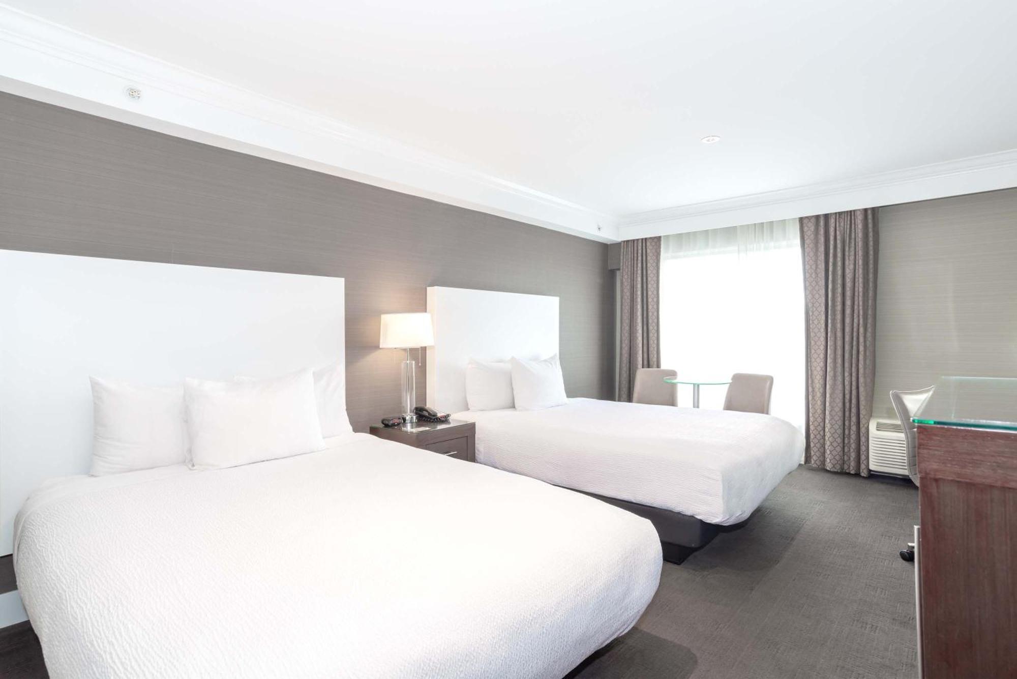 Sandman Hotel Abbotsford Airport Bagian luar foto