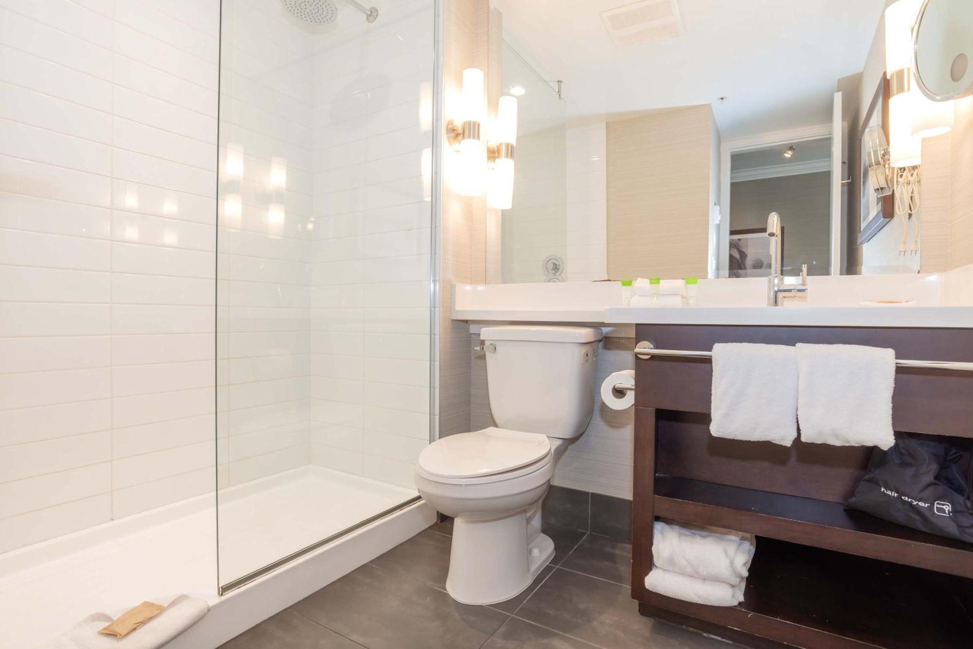 Sandman Hotel Abbotsford Airport Bagian luar foto