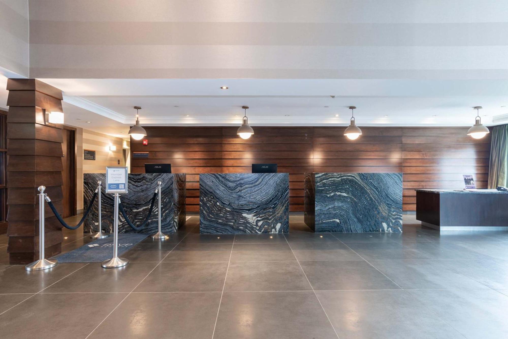 Sandman Hotel Abbotsford Airport Bagian luar foto